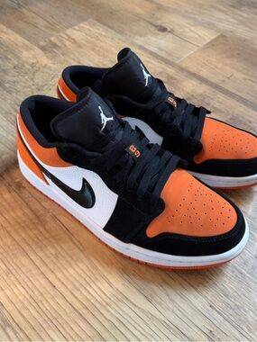 Jordan Low-Top Sneakers in Orange, Black & White